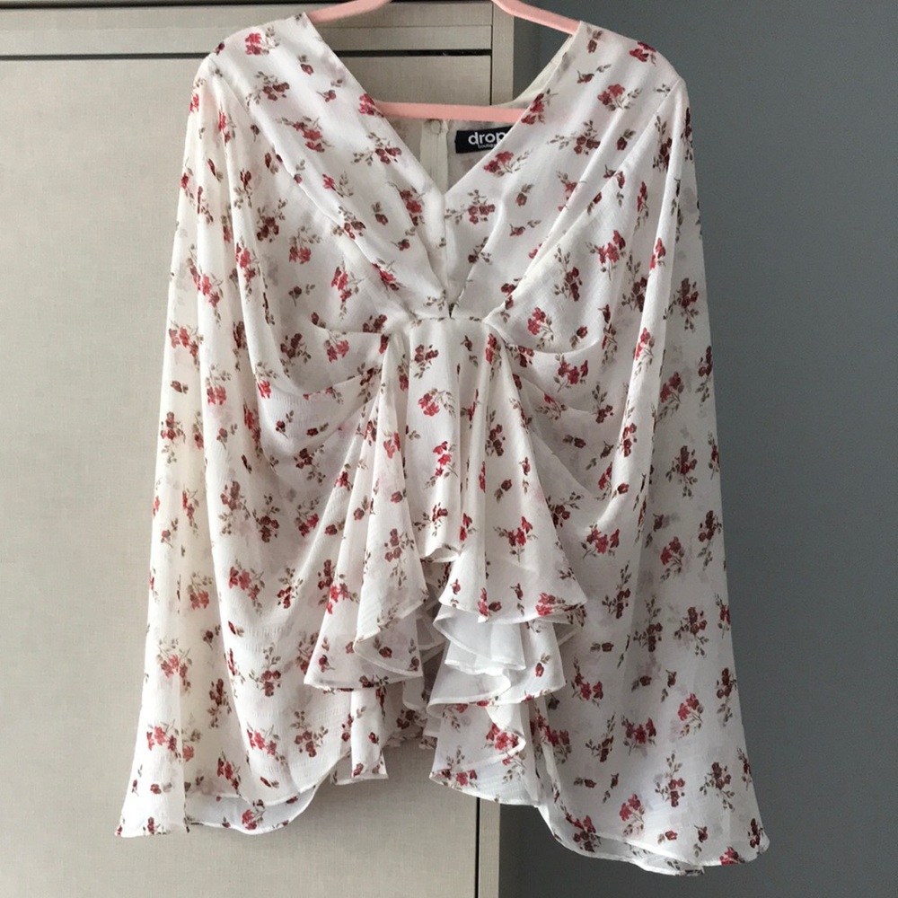 Drop boutique, Feminine ruffle front blouse size S